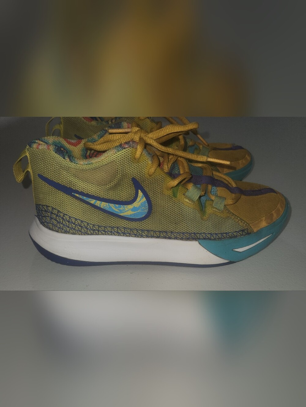 Kyrie Nike Flytrap 6 Kids Sneakers Yellow Size 5.5Y